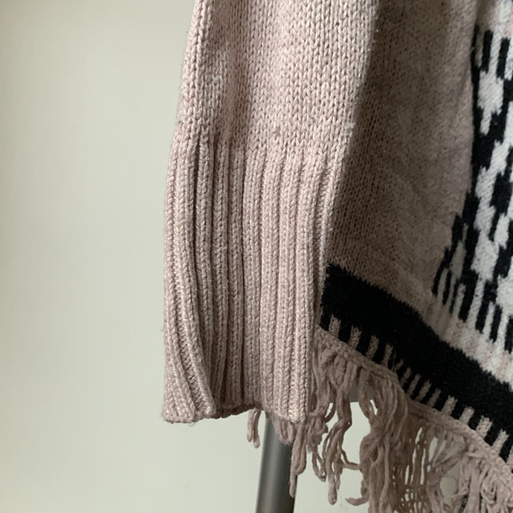 AEO beige cardigan - Picture 4 of 10